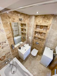 Glass Tower Apartament