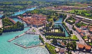 Apartment in residence with swimming pool near Peschiera del Garda.