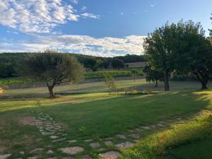 Appartements Enchanting 12th-Century Provence Chateau Hideaway, Sleeps 6, Large Pool, 5km to Lorgues : photos des chambres