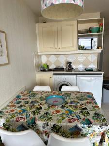 Appartements Vue mer et sur la baie de Cannes piscine 450m2 randonnee VTT au pied de l Esterel : photos des chambres