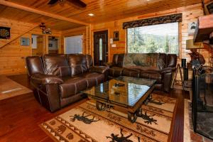 Circle Views by Big Bear Vacations Walk To Lake Boulder Bay Chalet