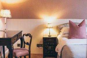 Standard Twin Room room in Rowton Castle