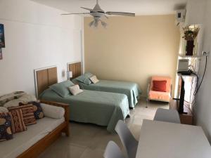 1 ambiente bien ubicado Almagro. Hospital Italiano