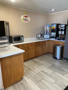 Super 8 by Wyndham Austin MN