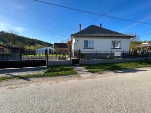 Komáromi Vendégház Erdőhorváti