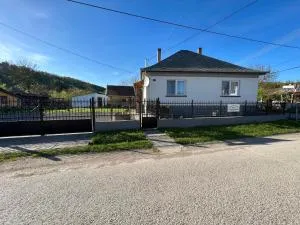 Komáromi Vendégház Erdőhorváti - Fony