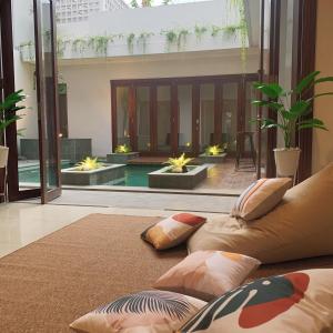 Namdur Villa Sariwangi - Tropical Villa in Bandung With Private Pool