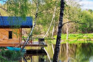 Chalets Cabane pilotis sur etang, au lac de Chaumecon : photos des chambres