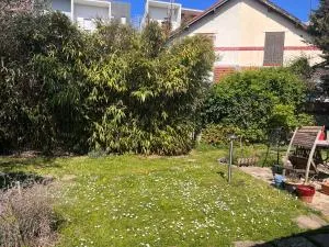 A room and garden close to Paris - 舍维伊拉吕