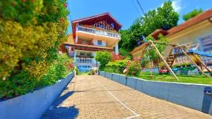 Casa Giulia - Pietrişu