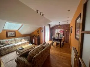 Atractivo Ático 2 Habitaciones - Carda