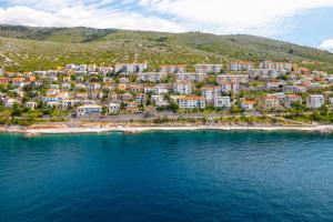 Apartments by the beach Adela Senj