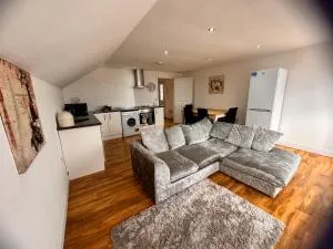 Joe Kelly Buildings C - 威瑟恩西