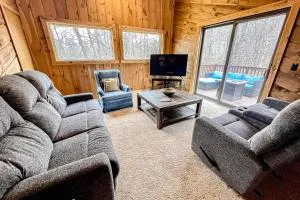 Spacious Mountain Retreat - Weston