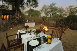 Orpen Road, Manyeleti Private Game Reserve, Hoedspruit, Greater Kruger Park, South Africa.