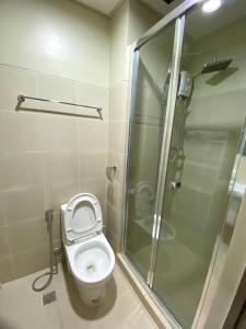 Modern 1-BR Condo Unit