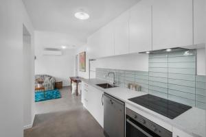 Cosy Cottesloe - Mount Wellington View - Free Parking - Free WIFI