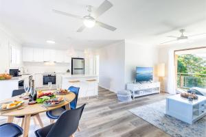 Shoreline 5 1 Intrepid Close Water Views and WiFi