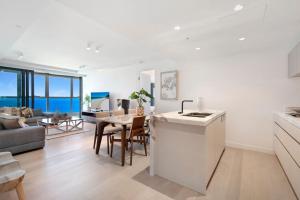 Jewel Broadbeach Luxury Apartment - CoastHM