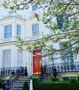 Blue Bells Hotel - London