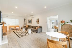 Bella Bay 1 Downstairs Unit - Prime Location