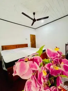 Home In Unawatuna - Mihiripenne