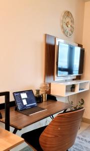 Luxe Bonifacio Global City Taguig Uptown Condo Hotel 1 BR Suite