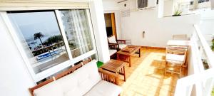 Estepona Marina with Sea Views, Pool and Parking