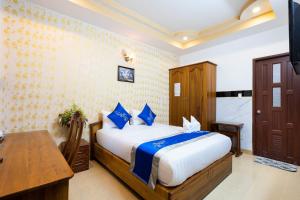 KHÁCH SẠN HỒNG PHÁT