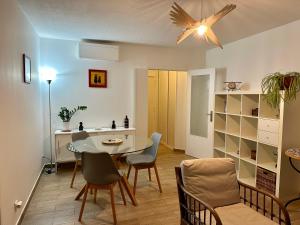 Appartement climatisé entre plage et port de Saint Mandrier