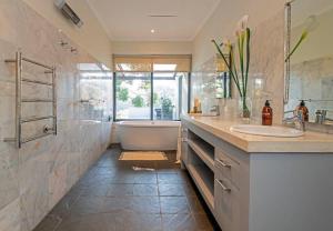 Majestic Elgin Farm House