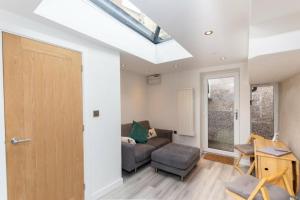 Ferrymans Cottage - Iconic Listed Building