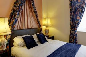Double Room room in Royal Victoria Hotel