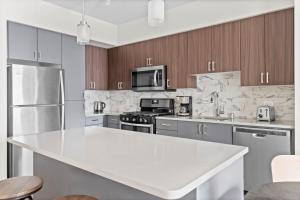 Fremont 1BR w Roof Pool Spa nr TJ WF SFO-983