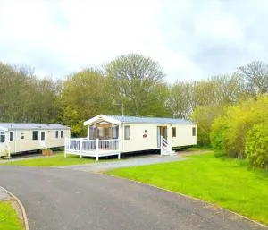 Sand Le Mere Holiday Village Caravan hire - Tunstall