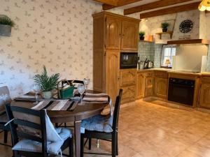 Maisons de vacances Lovely House in Quiet Hamlet on banks of the Lot : photos des chambres