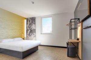 Hotels B&B HOTEL Saintes : photos des chambres