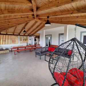 Holiday House DA & DO