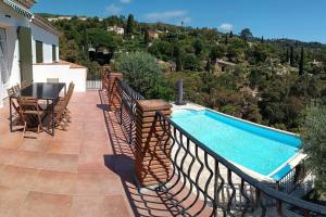 Maisons de vacances Nice House With Pool In Rayol Canadel Sur Mer : photos des chambres