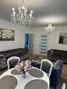 BIRUTE AVENUE 2 BEDROOMS