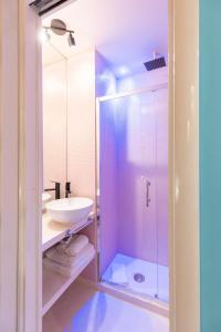 The 62 Home l Homkeey Apartments