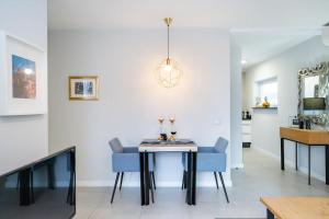 Sea views Penthouse City Center