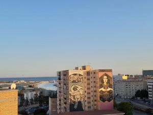 Sea views Penthouse City Center