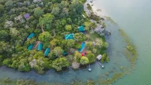 Flameback Eco Lodge - Weerawila