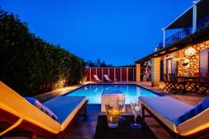 Villa Rosemarie - Luxurious Villa with Pool Just Steps Away from the Sea - Psarou