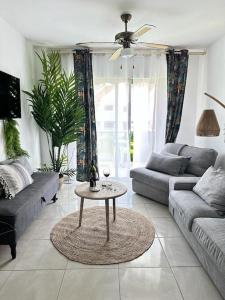 Tropical Lounge, Los Cristianos, Pool & Sea, Wifi