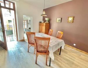 Maisons de vacances Sous le Chateau Bourbon l'Archambault : photos des chambres