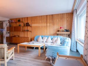 Apartment Chesa Clüs 6 by Interhome