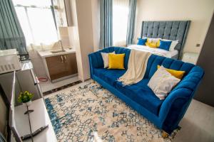 Lux Suites Royal Gardens Studio Apartments