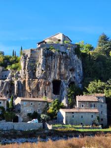 Maisons de vacances Le Mas des Lucioles a Vinezac : photos des chambres